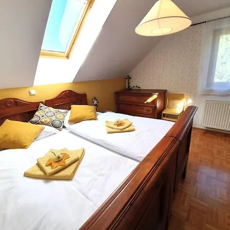 Vakantiehuis House Pucnk-beautiful Countryside *