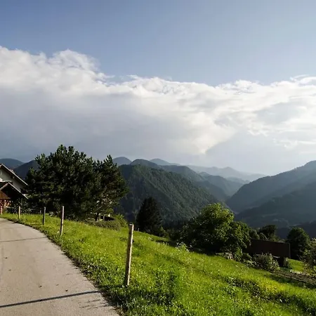Vikendica House Pucnk-beautiful Countryside Zelezniki