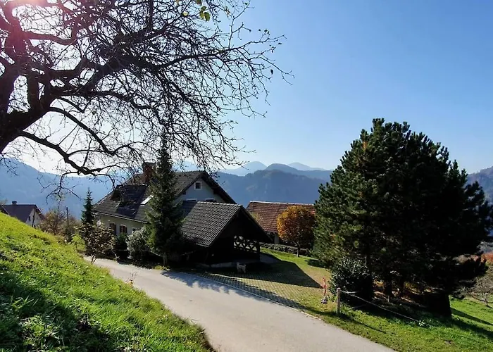 House Pucnk-beautiful Countryside بيت للعطل