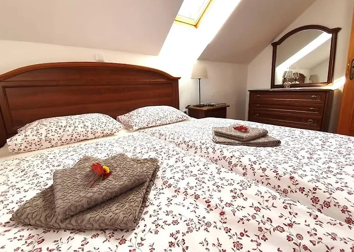 House Pucnk-beautiful Countryside بيت للعطل *