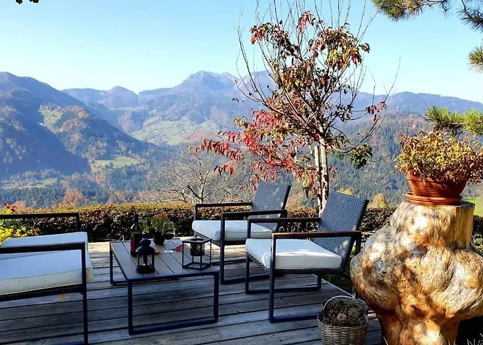 House Pucnk-beautiful Countryside بيت للعطل *