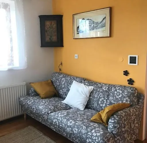 House Pucnk-beautiful Countryside بيت للعطل زلزنيكي