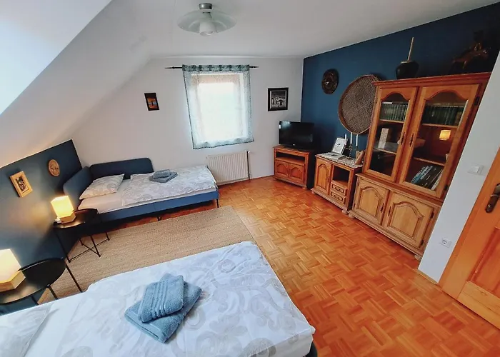 House Pucnk-beautiful Countryside بيت للعطل *